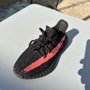 Yeezy 350 Red - 5.5M / 7W